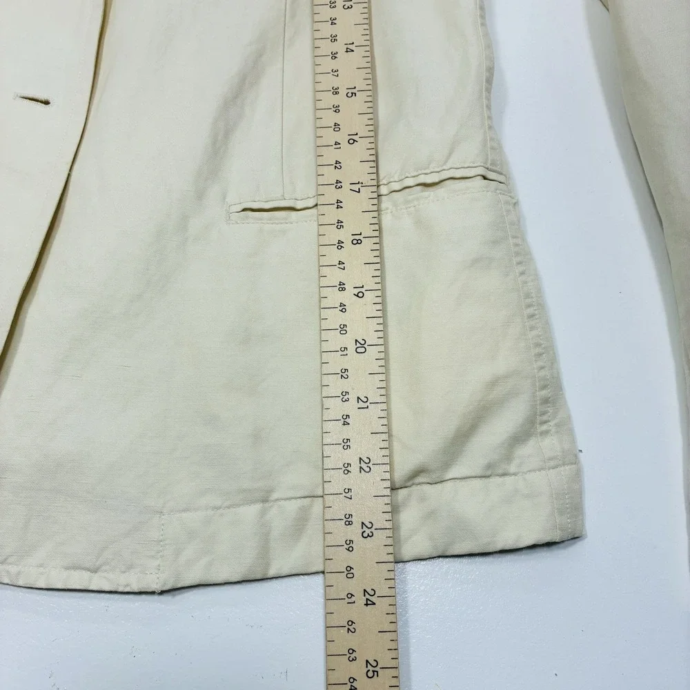 Vince Womens Blazer Beige Size 8 Lightly padded Classic Tailored Fit Casual
